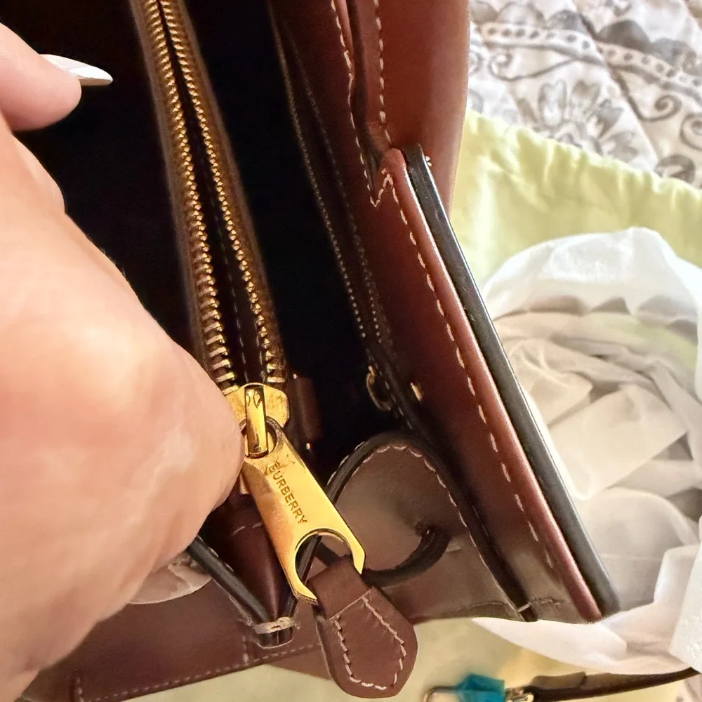 Burberry archive beige all baby tittle handbag. - Picture 9 of 15